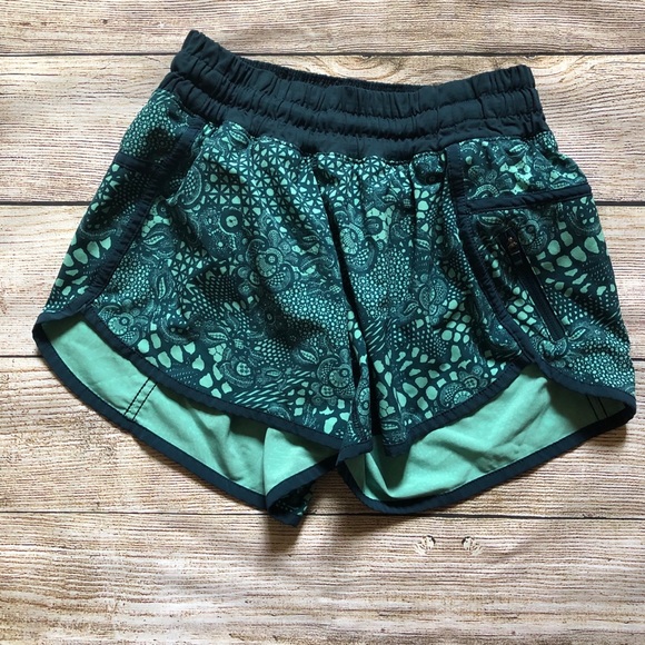 lululemon athletica Pants - Lululemon tracker shorts size 4